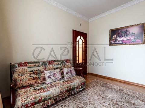 будинок за адресою 6-та лінія вул.