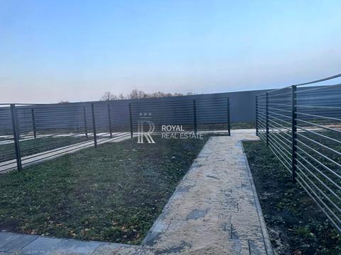 будинок за адресою Радісна