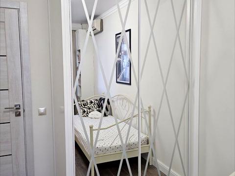 квартира за адресою Ніла Армстронга вул. (Казакова), 4