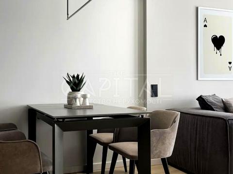 квартира за адресою Салютна вул., (Будинок 02301-02303)