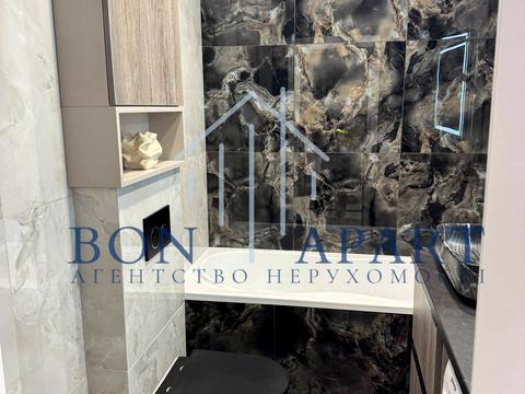 квартира за адресою Героїв Небесної Сотні просп., (Будинок 14/2)