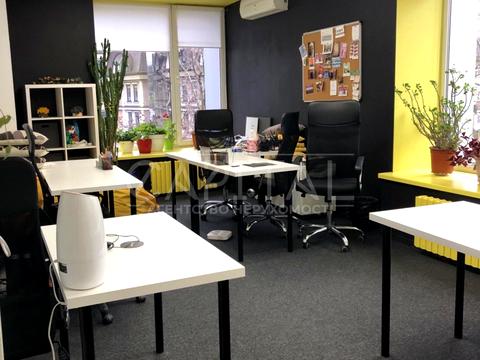 комерційна за адресою Київ, Болсуновська вул. (Сергія Струтинського), 8