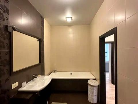 квартира по адресу Дмитрия Яворницкого просп. (Карла Маркса), 5