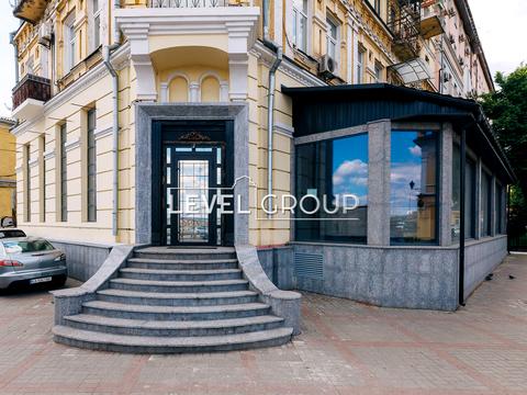 комерційна за адресою Набережно-Хрещатицька вул., 17/18