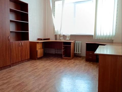 комерційна за адресою Володимирська вул., 109