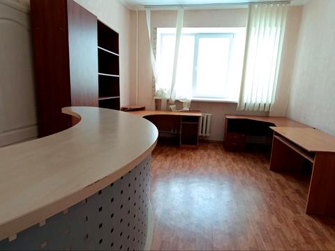 комерційна за адресою Володимирська вул., 109