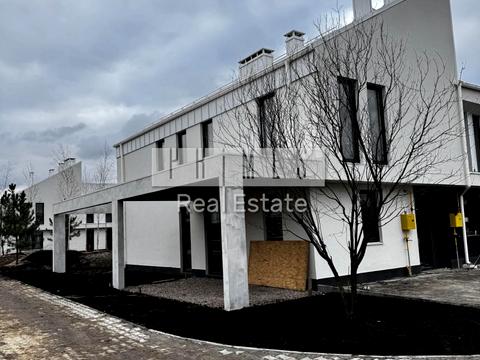 будинок за адресою Світанкова вул.