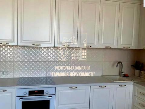 квартира за адресою Дніпровська набережна вул., 18-А