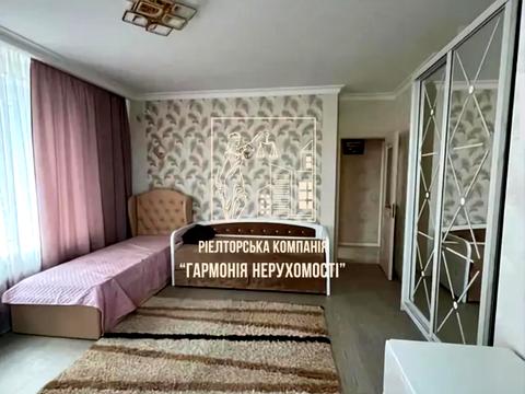 квартира за адресою Дніпровська набережна вул., 18-А