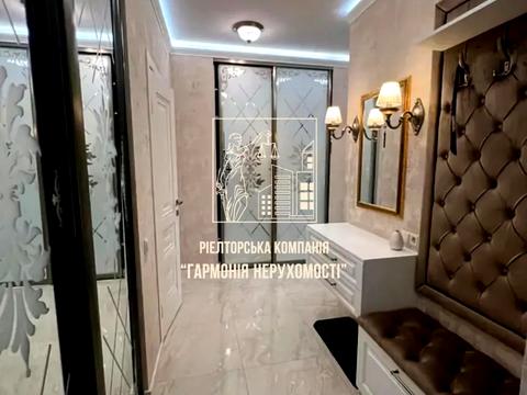 квартира за адресою Дніпровська набережна вул., 18-А