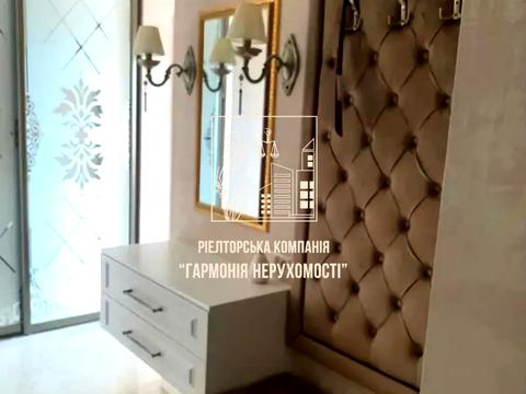 квартира за адресою Дніпровська набережна вул., 18-А