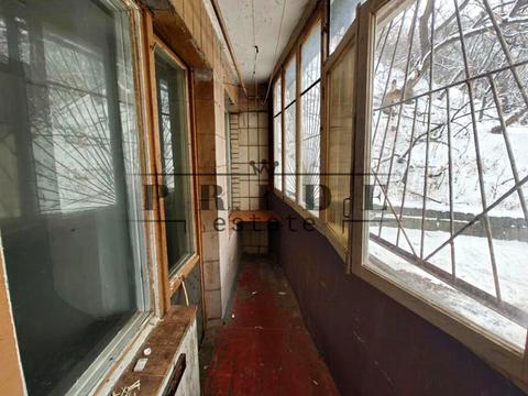 комерційна за адресою Нижньоюрківська вул., 13