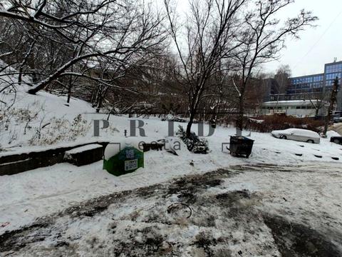 комерційна за адресою Нижньоюрківська вул., 13