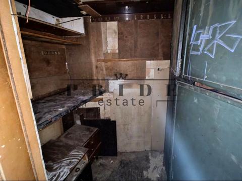 комерційна за адресою Нижньоюрківська вул., 13