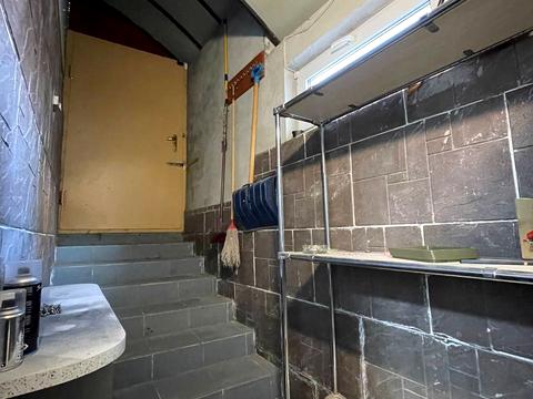 комерційна за адресою Богдана Лепкого вул., 6а