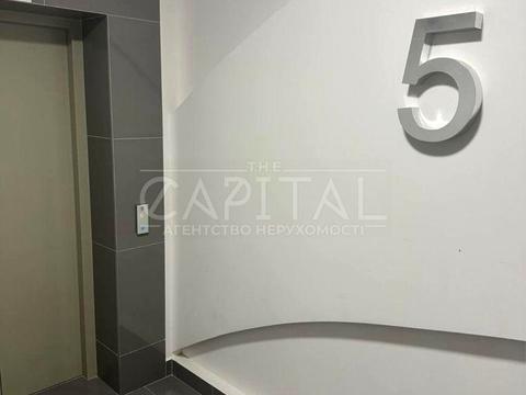 комерційна за адресою Центральна вул., 21