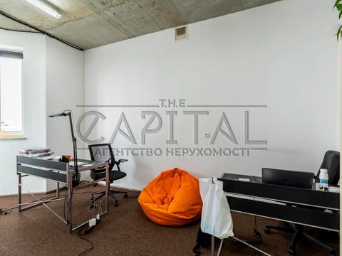 комерційна за адресою Миколи Міхновського бульв. (Дружби народів), 14-16