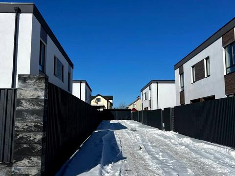 будинок за адресою Інелли Огнєвої