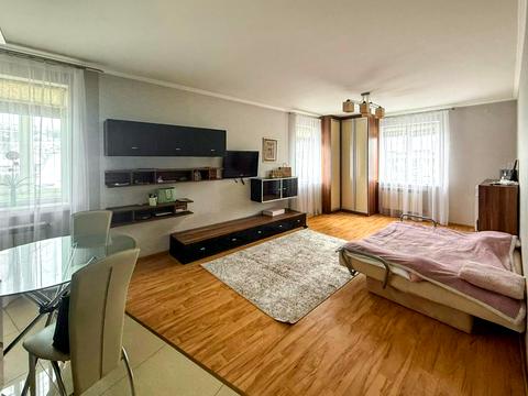 квартира за адресою Зимова вул., 12д