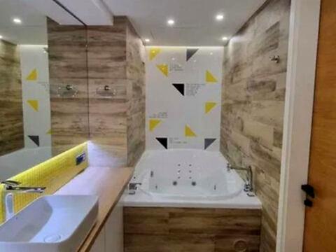 квартира за адресою Богатирська вул., 6-А