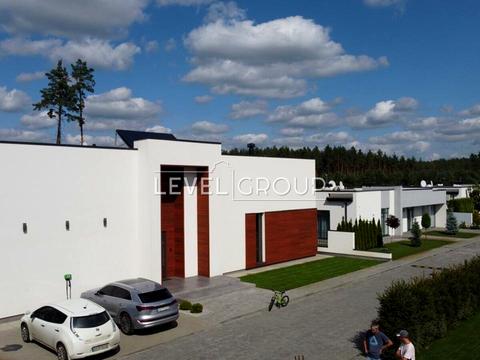 дом по адресу с. Дмитровка, Садовая ул.