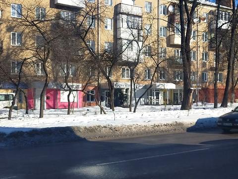 комерційна за адресою Степана Бандери вул., 33а