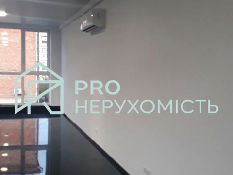 комерційна за адресою Соборна вул., 12/1