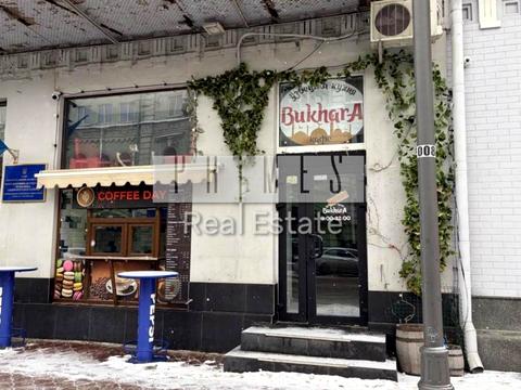 комерційна за адресою Петра Сагайдачного вул., 10