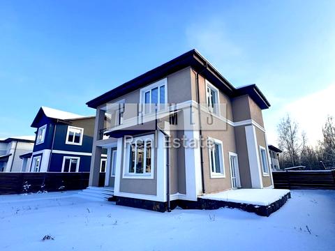 будинок за адресою Євгена Плужника вул.