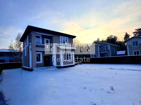 будинок за адресою Євгена Плужника вул.