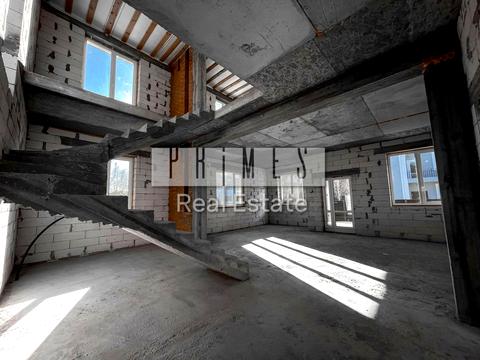 будинок за адресою Євгена Плужника вул.