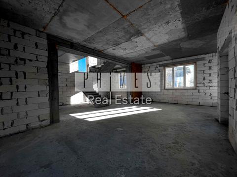 будинок за адресою Євгена Плужника вул.