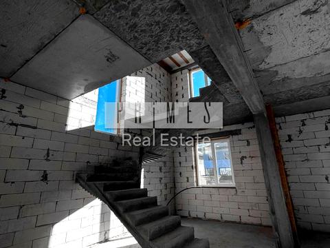 будинок за адресою Євгена Плужника вул.