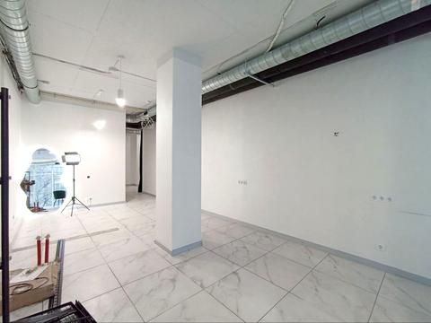 комерційна за адресою Грушевського вул., 51