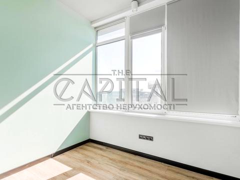 комерційна за адресою Дніпровська набережна вул., 14