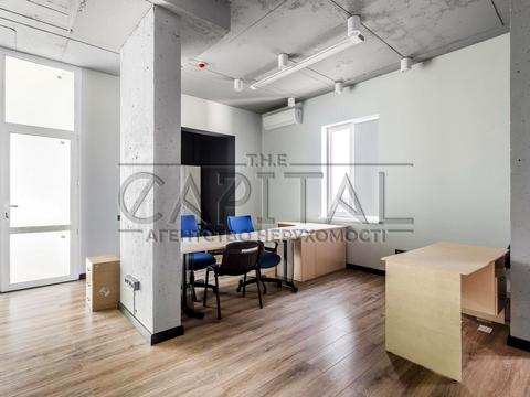 комерційна за адресою Дніпровська набережна вул., 14