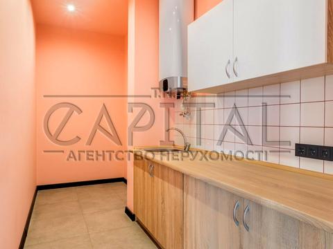 комерційна за адресою Дніпровська набережна вул., 14