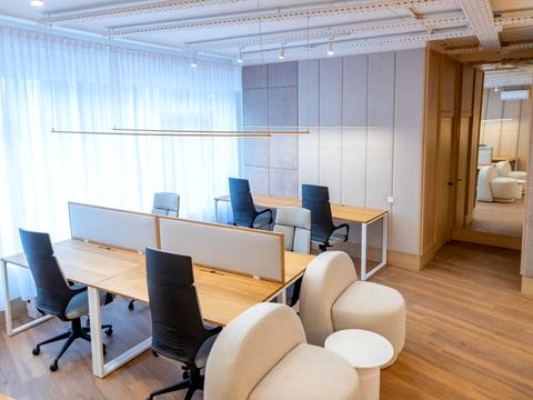 коммерческая по адресу Бусловська, 12