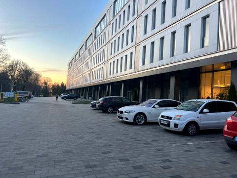 комерційна за адресою проспект Пилипа Орлика, 16