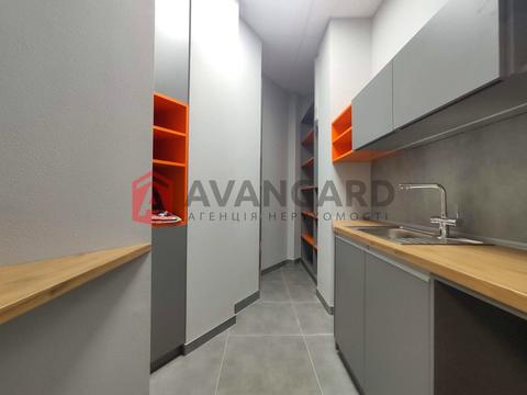 комерційна за адресою проспект Пилипа Орлика, 16