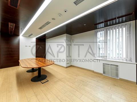 комерційна за адресою Володимирська вул., 51/53