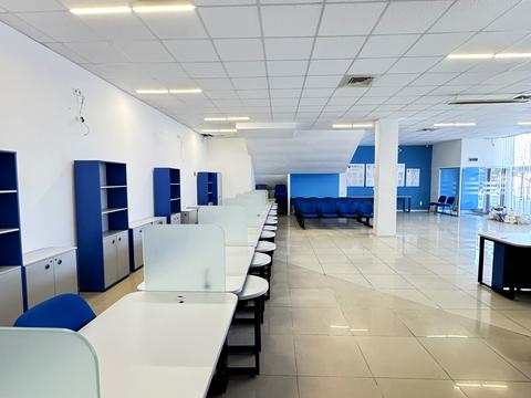 комерційна за адресою Металургів просп., 2а