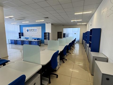 комерційна за адресою Металургів просп., 2а