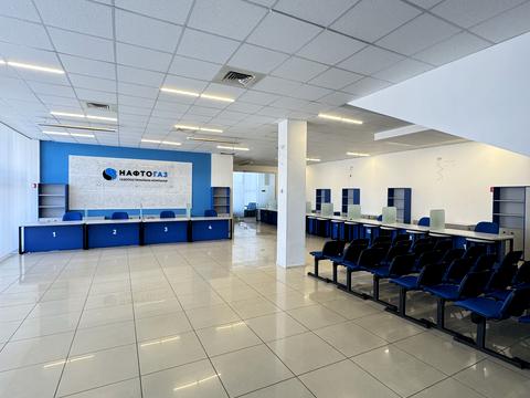 комерційна за адресою Металургів просп., 2а