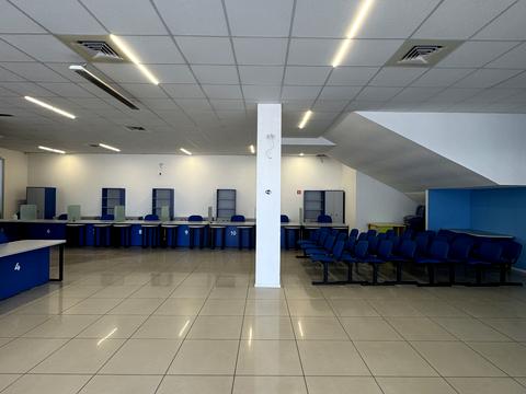 комерційна за адресою Металургів просп., 2а