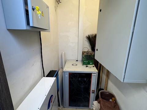 комерційна за адресою Металургів просп., 2а