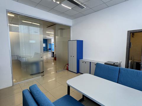 комерційна за адресою Металургів просп., 2а