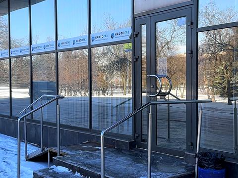 комерційна за адресою Металургів просп., 2а