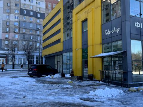 комерційна за адресою Металургів просп., 2а