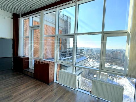 комерційна за адресою Лесі Українки бульв., 7-А